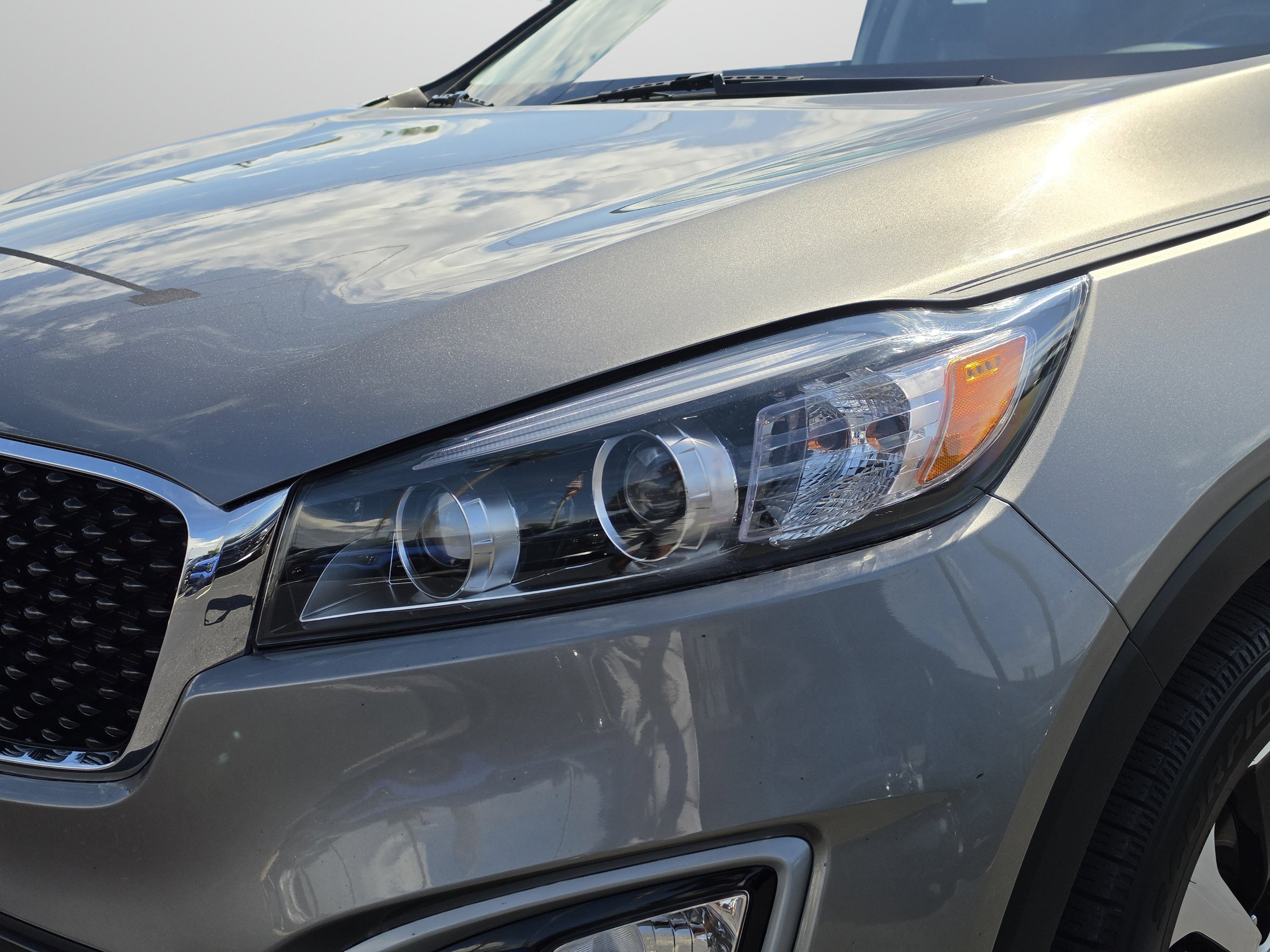 Used 2018 Titanium Silver Kia EX V6 image 13