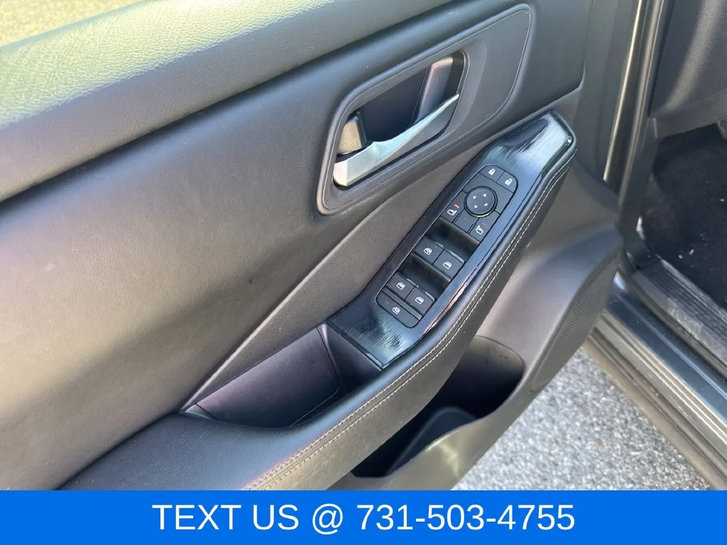 Used 2025 Gray Nissan SV image 12