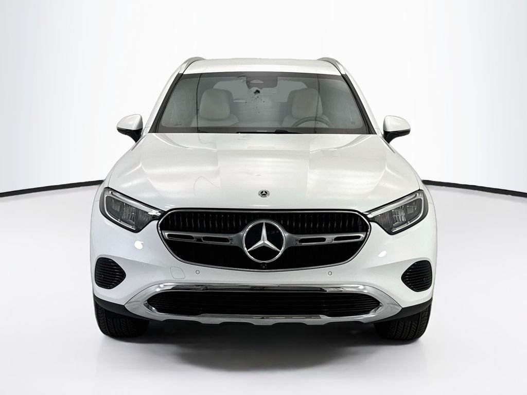 Used 2026 MANUFAKTUR Moonlight White Metallic Mercedes-Benz GLC 300 image 2