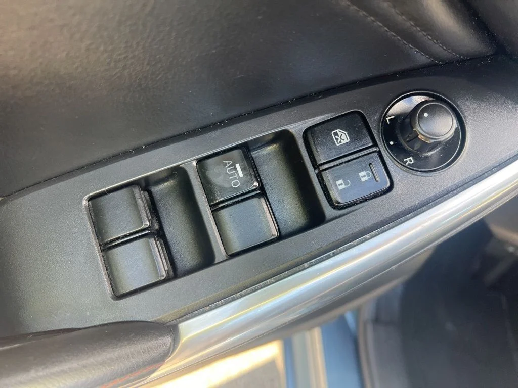 Used 2014 Blue Mazda i Grand Touring image 33