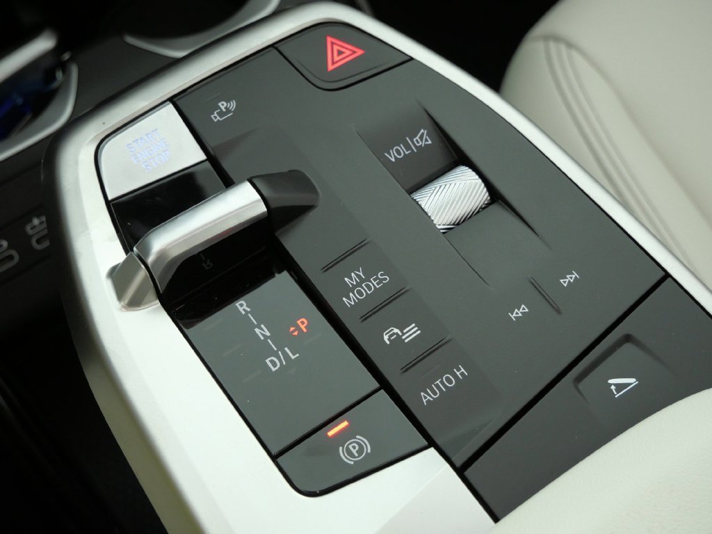 New 2027 Alpine White BMW xDrive28i image 46