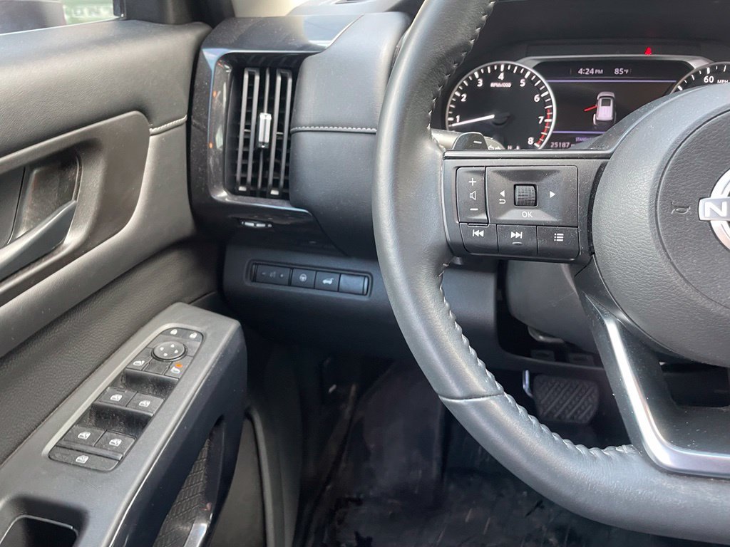 Used 2025 Gray Nissan SV image 12