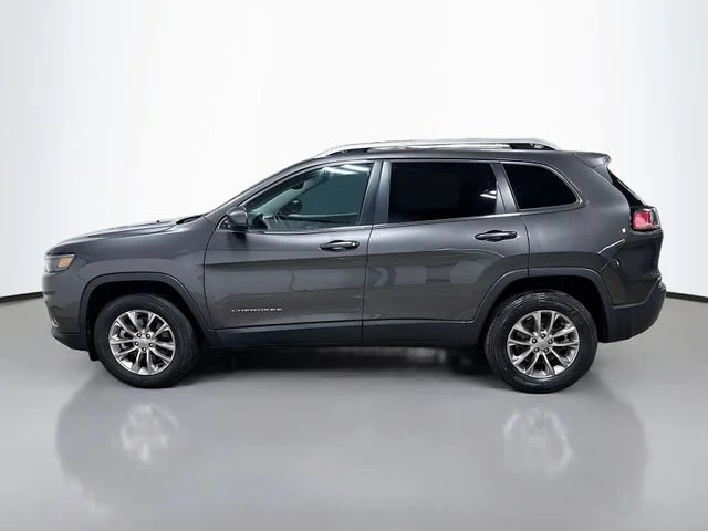 Used 2021  Jeep Latitude Plus image 9