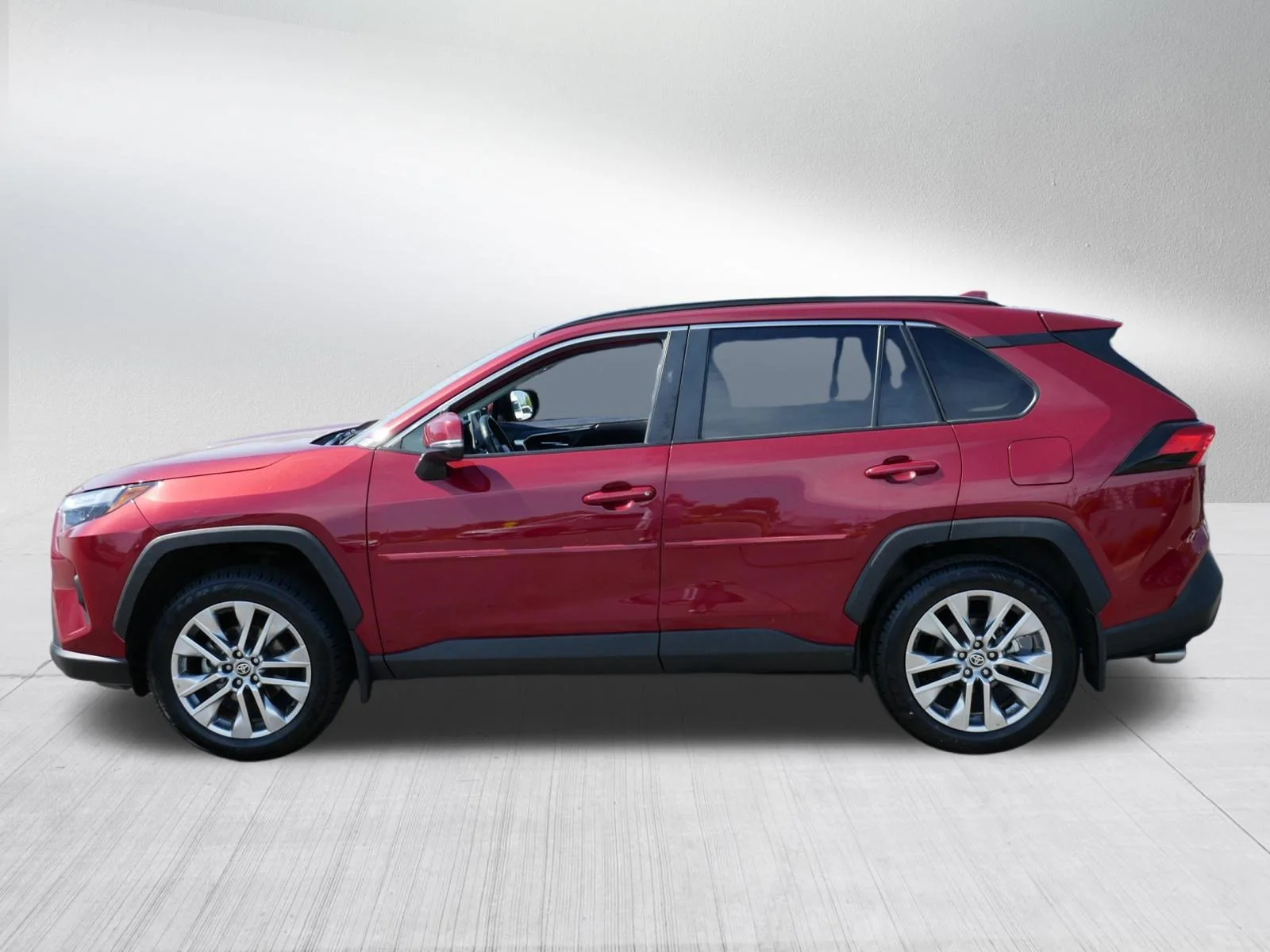 Used 2024 Ruby Flare Pearl Toyota XLE Premium image 4