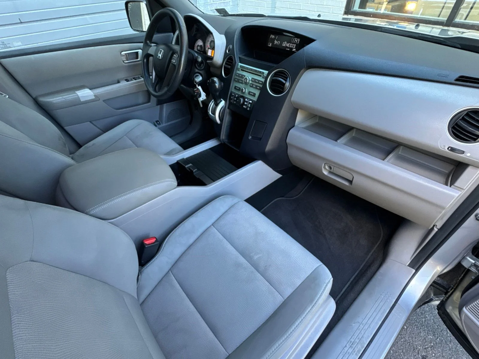 Used 2010 Silver Honda LX image 35