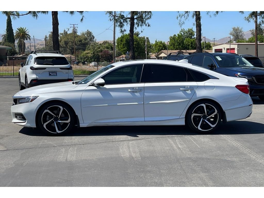 Used 2018 Platinum White Pearl Honda Touring 1.5T image 2