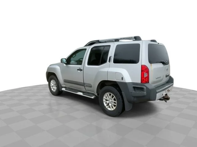 Used 2015 Silver Nissan S image 6