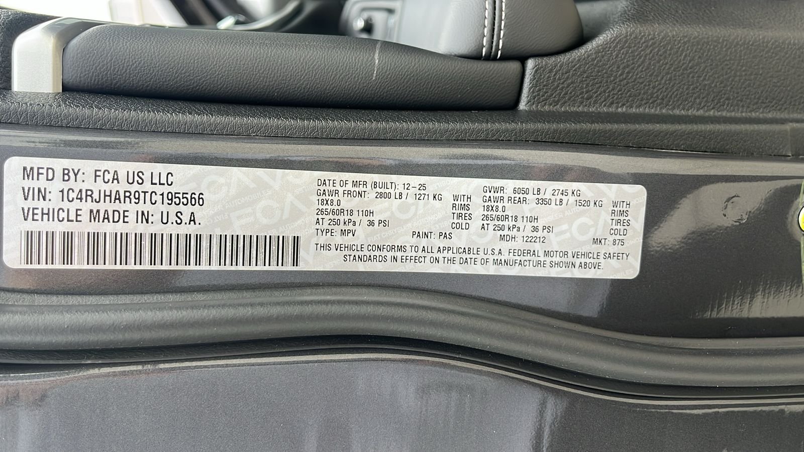New 2026 Baltic Gray Metallic Clear-Coat Exterior Paint Jeep Altitude image 30