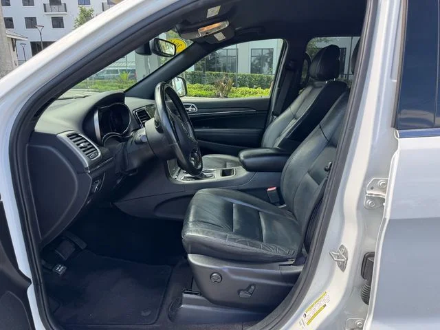 Used 2019 White Jeep Limited image 10