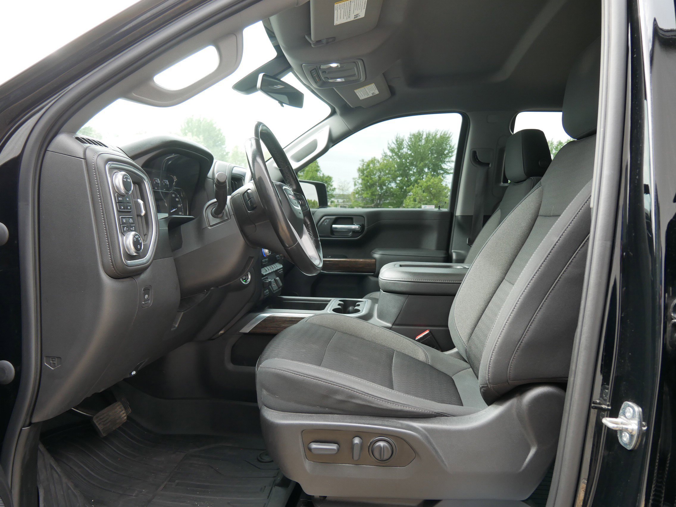 Used 2021 Onyx Black GMC Elevation image 10