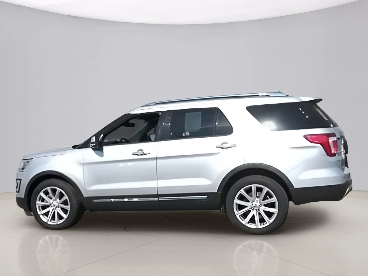 Used 2016 Silver Ford LIMITED image 6