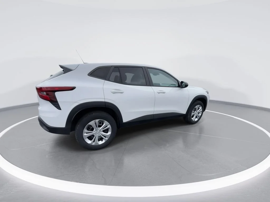 Used 2024 White Chevrolet LS image 8