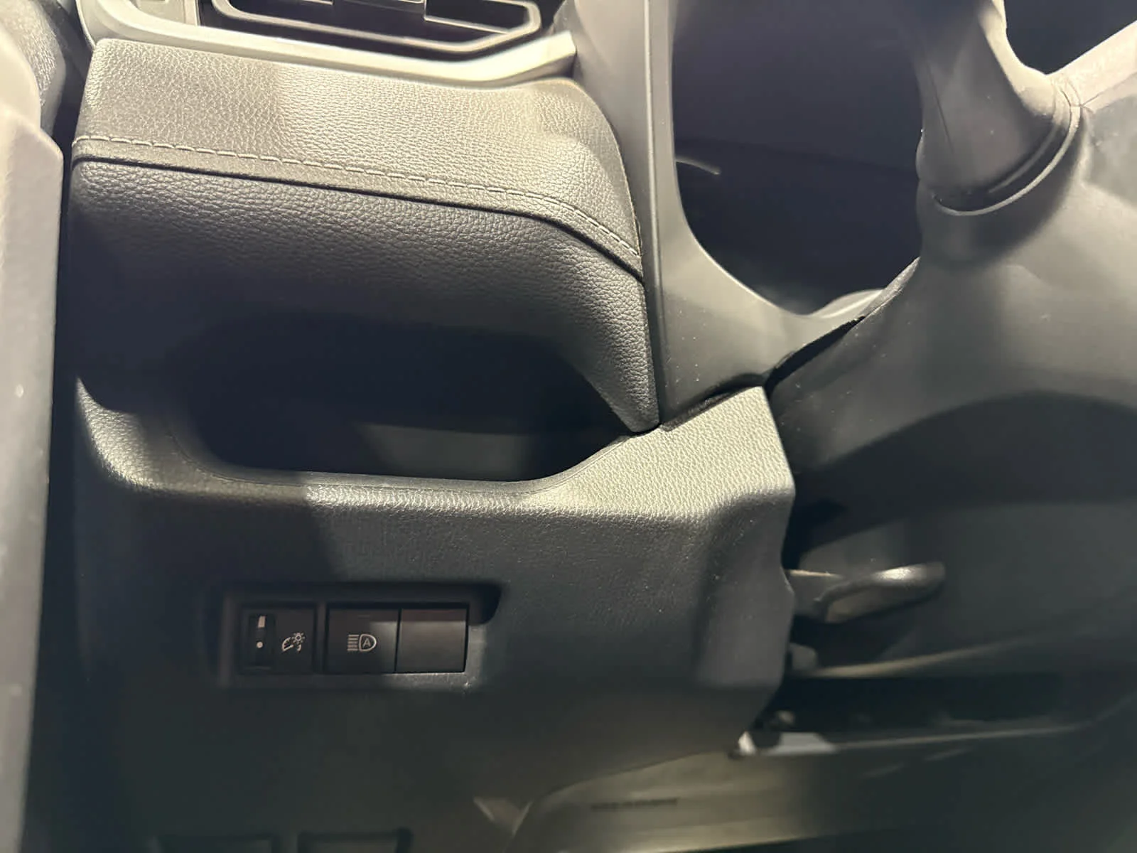 Used 2023 Grn/green Toyota XLE image 22
