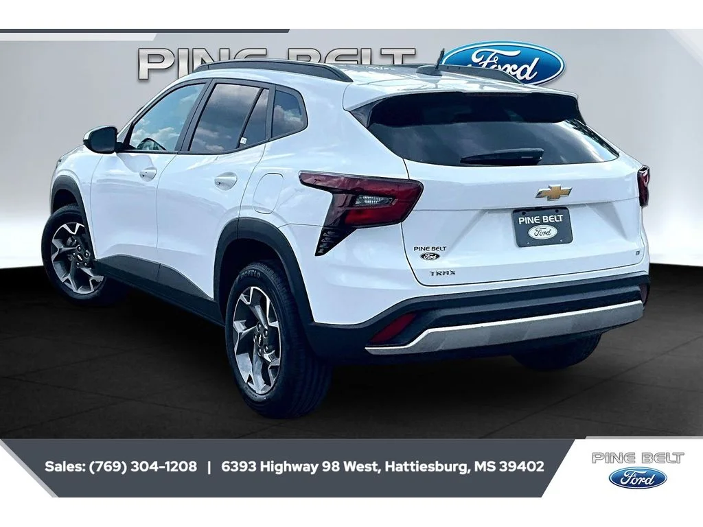 Used 2025 Summit White Chevrolet LT image 2