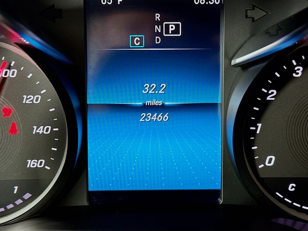 Used 2021  Mercedes-Benz GLC 300 image 13