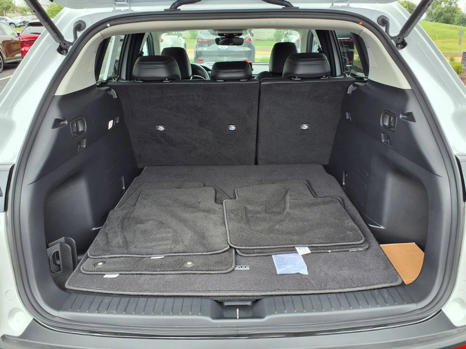 Used 2025 Wind Chill Pearl Mazda 2.5 S Premium Plus Package image 27