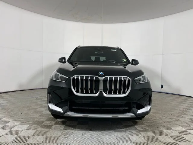 New 2026 Jet Black BMW xDrive28i image 2