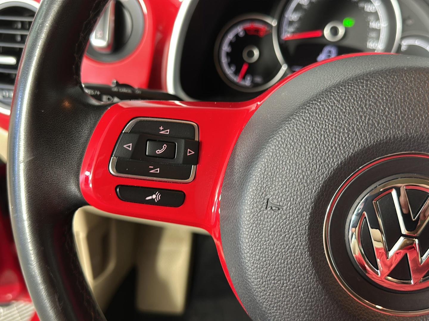 Used 2019 Tornado Red Volkswagen SE image 12