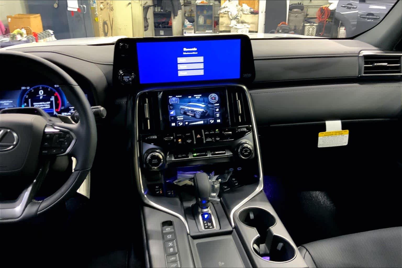 2026 Lexus LX 700h Luxury - Photo 6