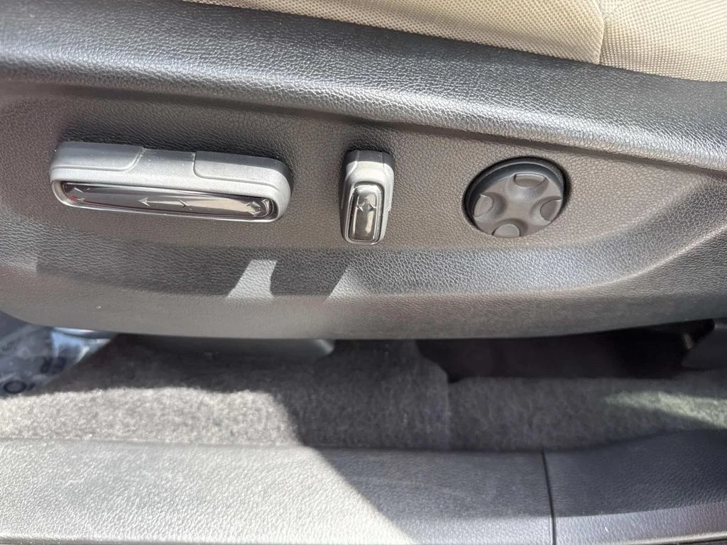 Used 2018 Red Honda EX image 26