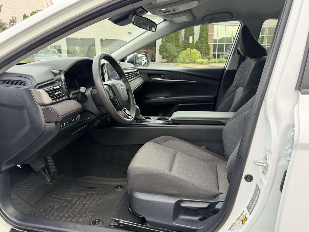 Used 2025 White Toyota LE image 16