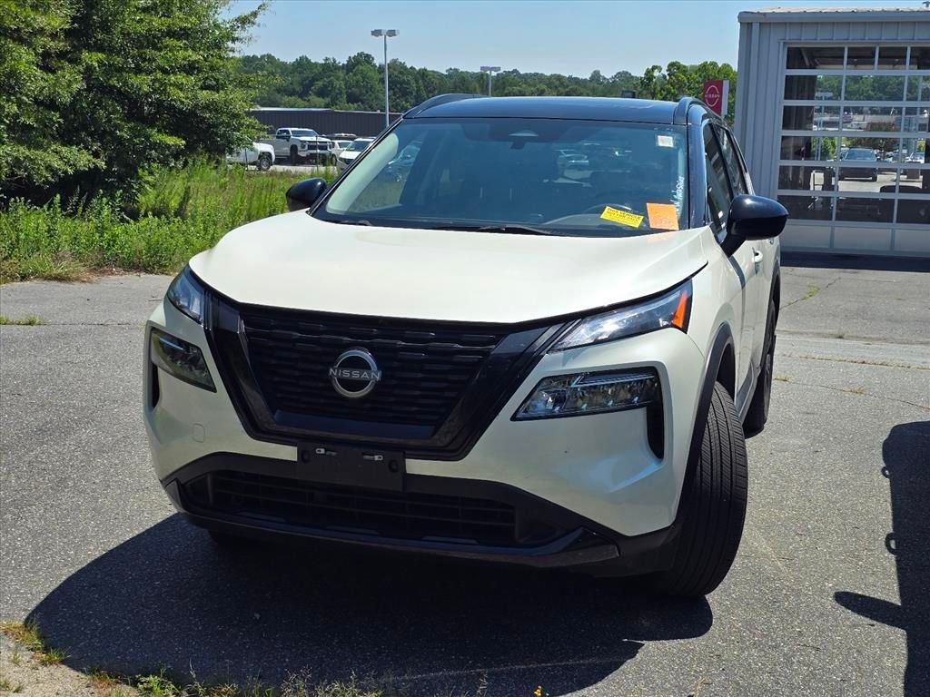 Used 2023 White Nissan SV image 1