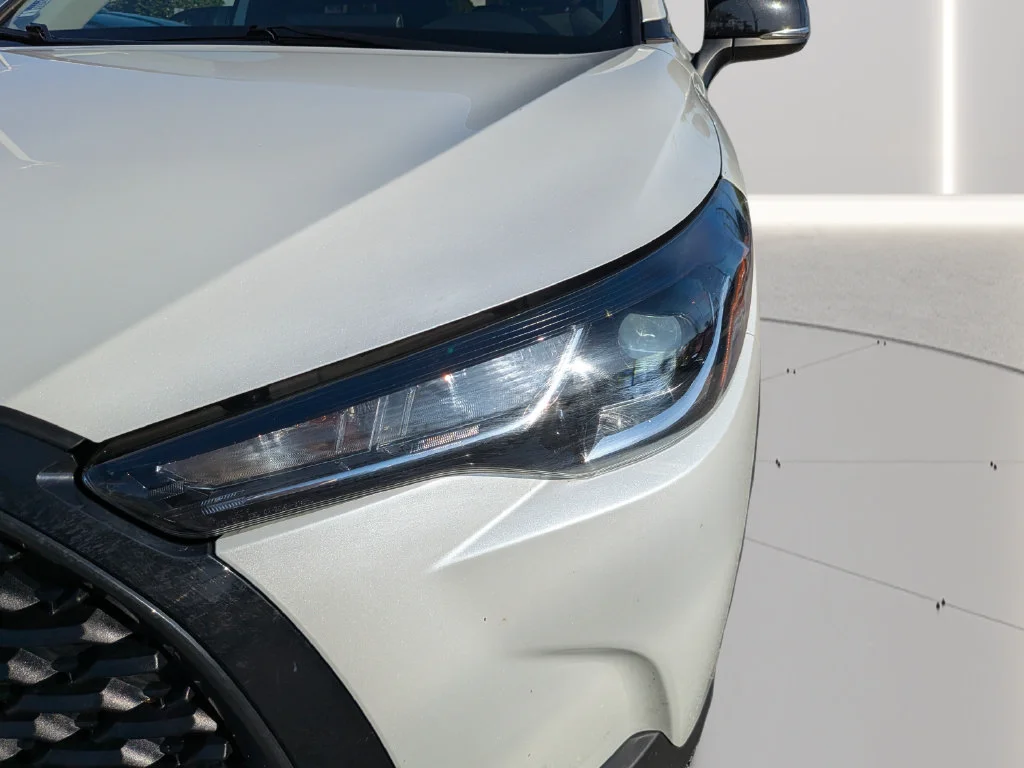 Used 2025 Beige Toyota LE image 7