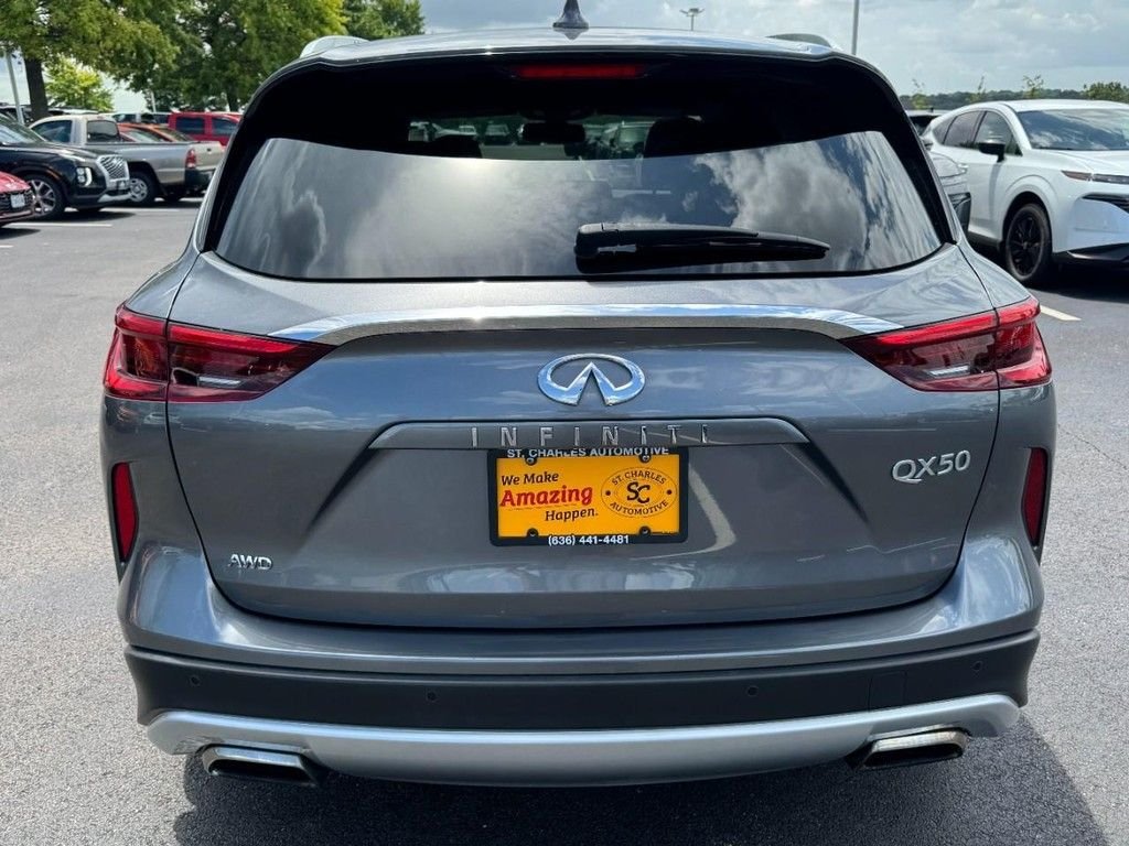 Used 2019 Gray INFINITI ESSENTIAL image 4