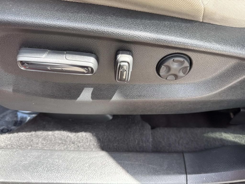 Used 2018 Red Honda EX image 26