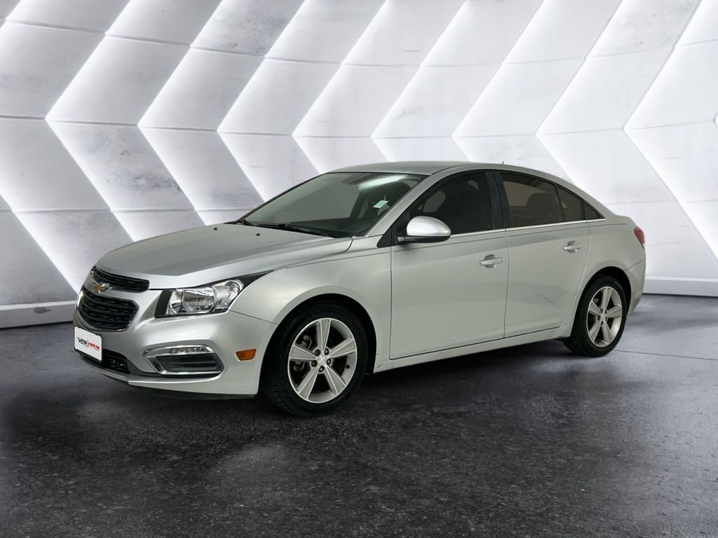 Used 2015 Silver Chevrolet 2LT image 3