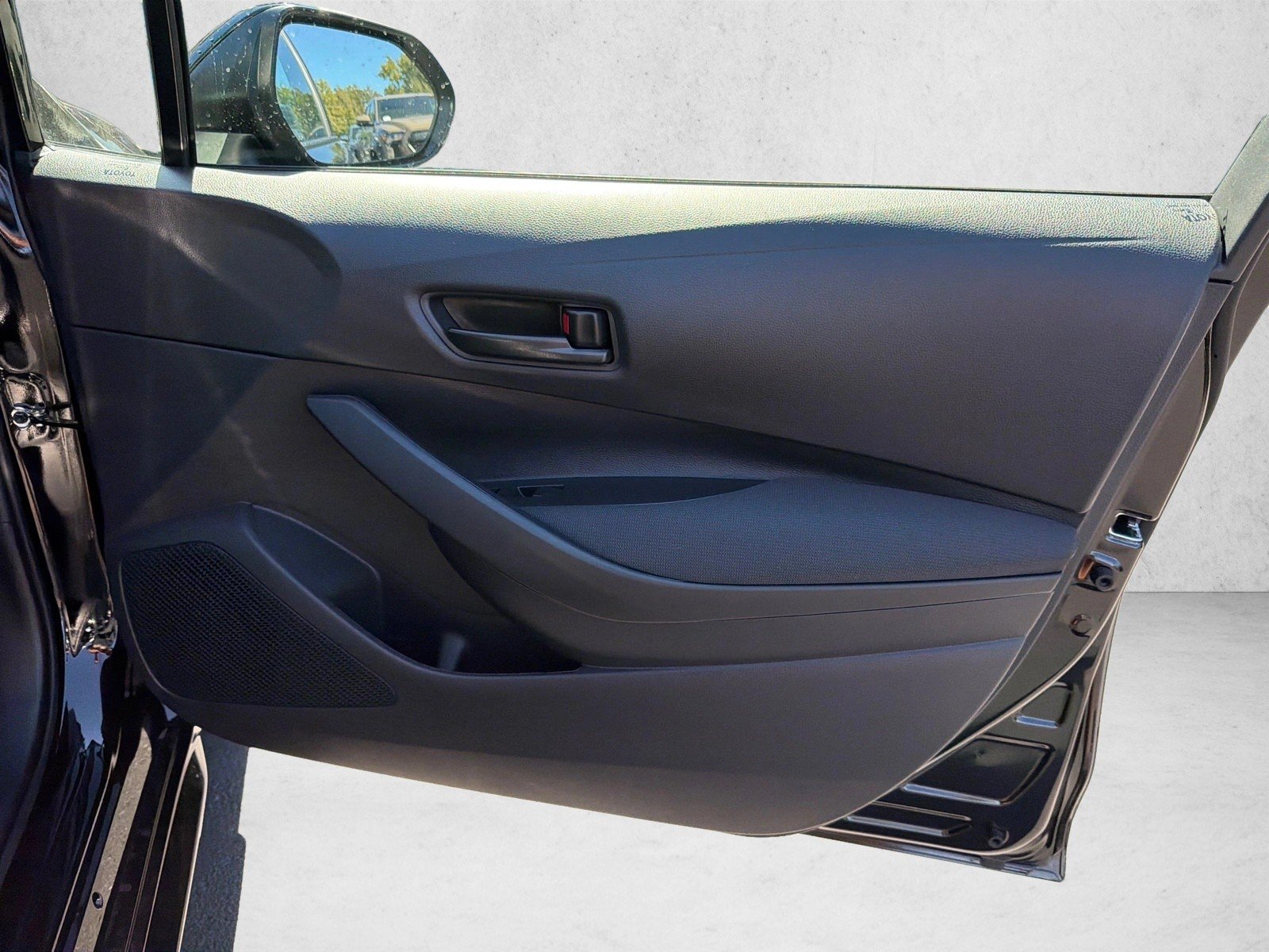 New 2027 Inked Toyota LE image 14
