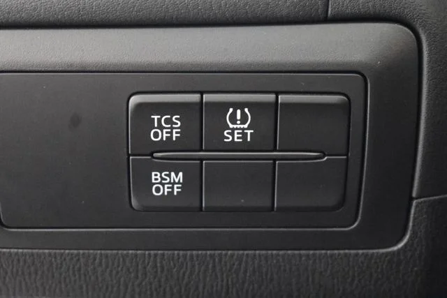 Used 2014 Silver Mazda Touring image 23