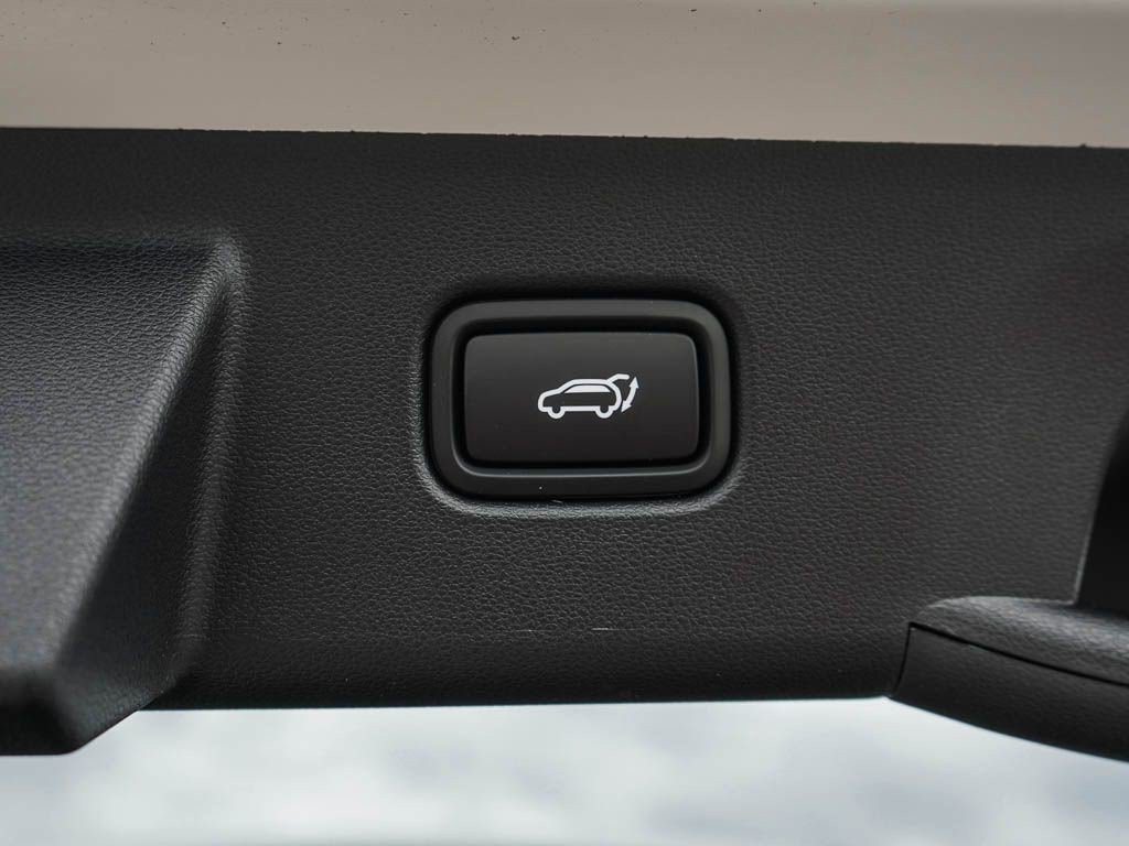 New 2026 Serenity White Pearl Hyundai SEL AWD image 9
