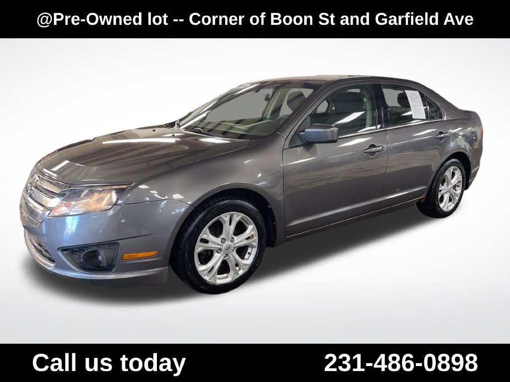 Used 2012 Gray Ford SE image 1