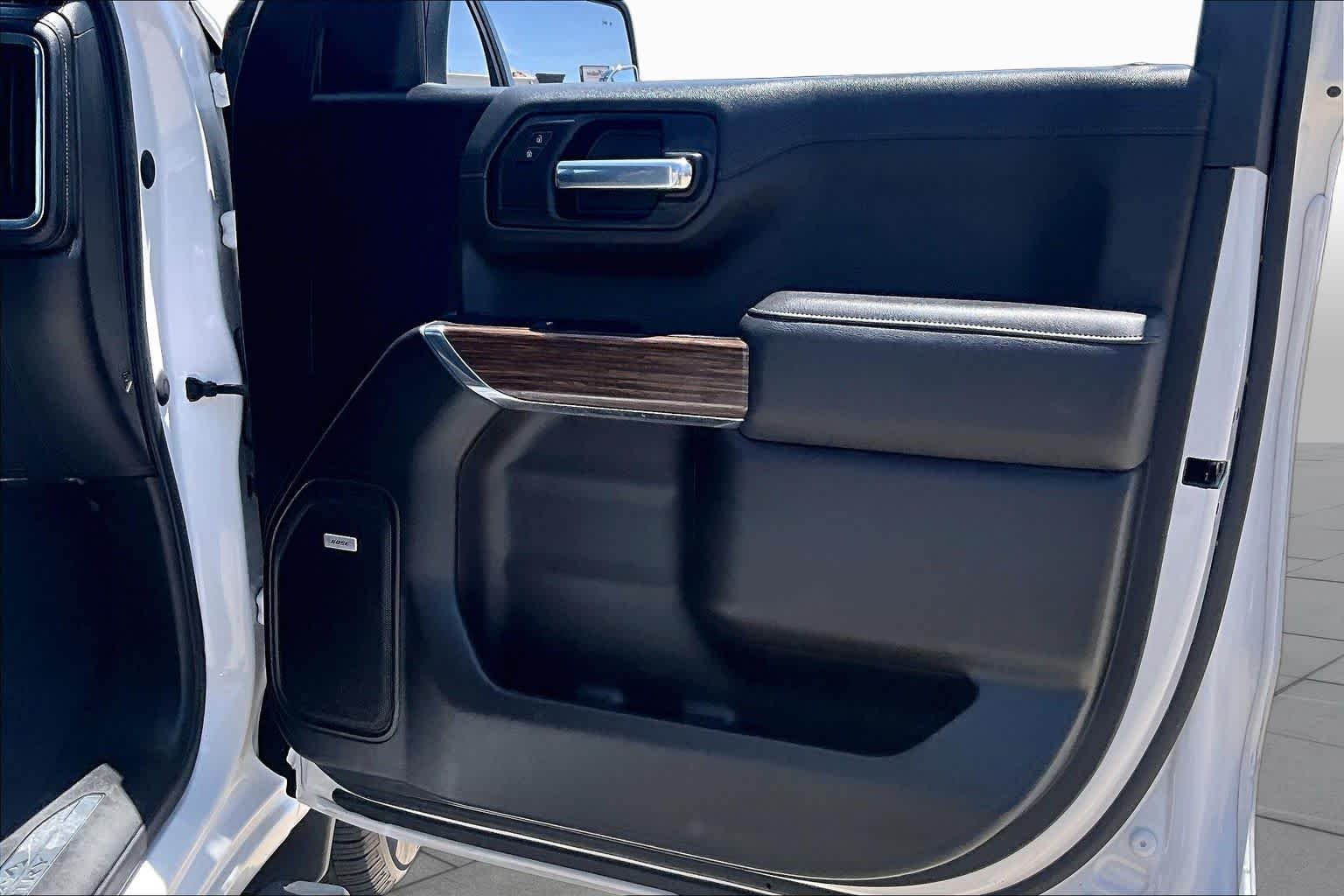 Used 2022 Iridescent Pearl Tricoat Chevrolet High Country image 23