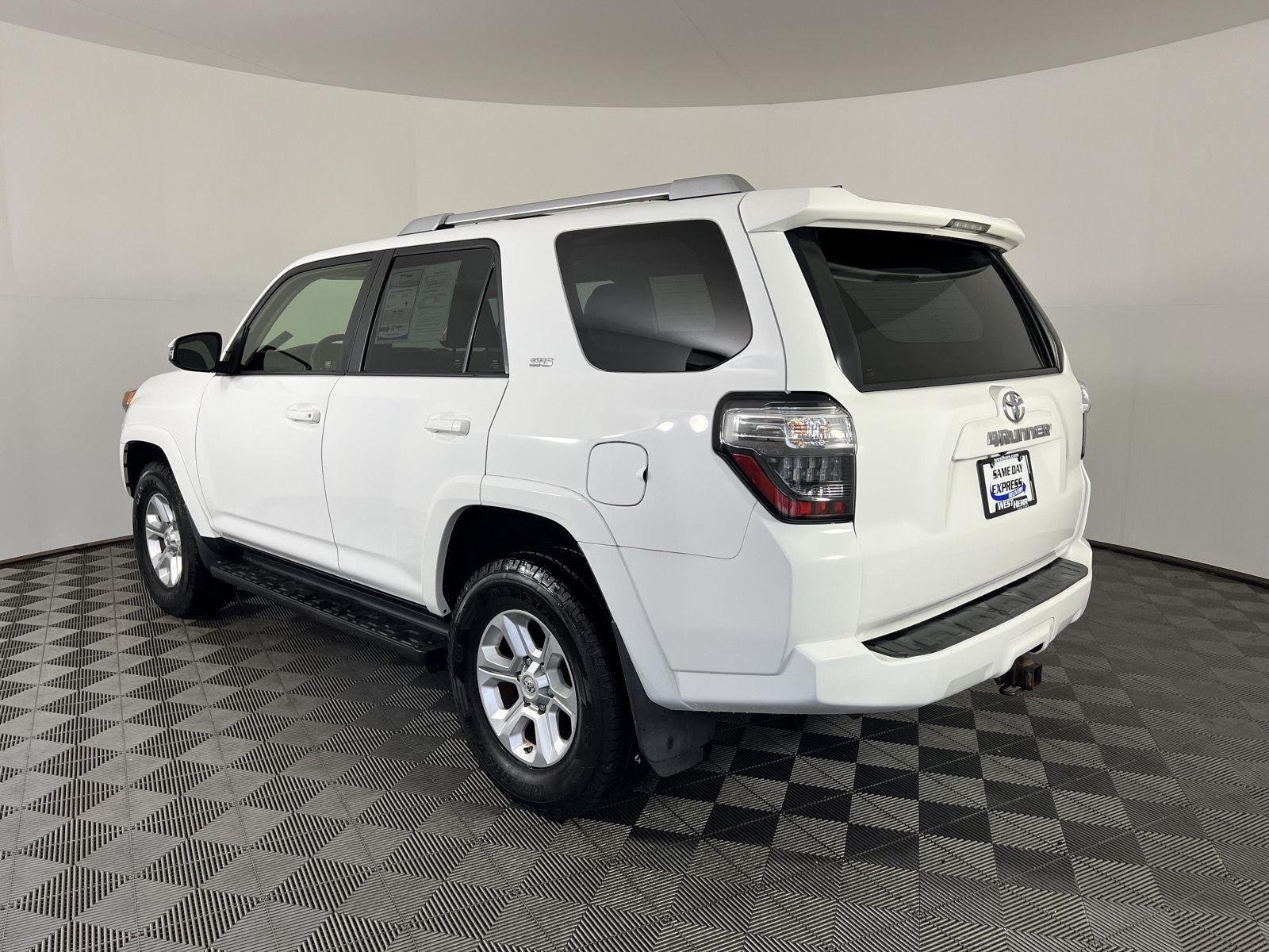 Used 2017 Super White Toyota SR5 Premium image 5