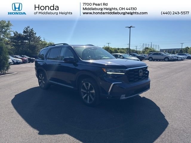 2023 Honda Pilot Touring AWD's photo
