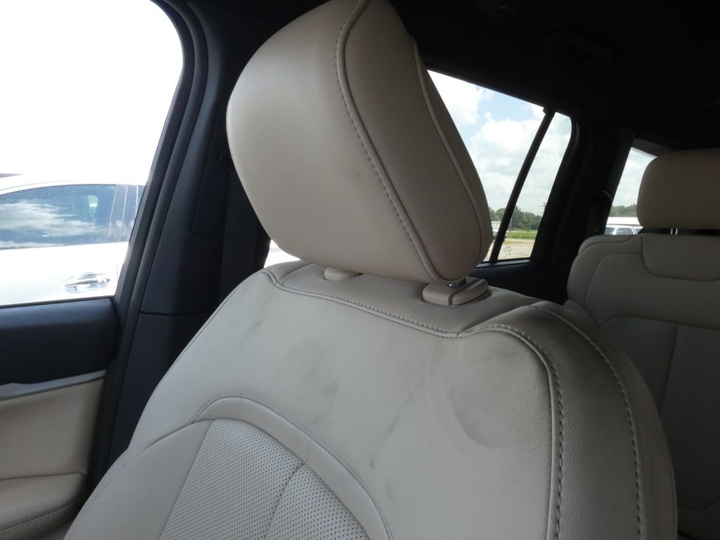 Used 2023 Black Jeep Limited image 33