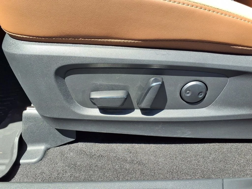 New 2026 Everest White Pearl TriCoat Nissan Platinum image 23