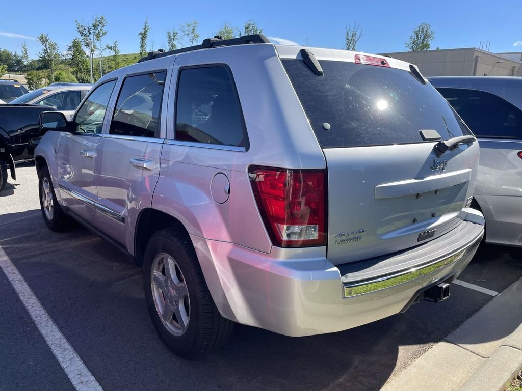 Used 2006 Bright Silver Metallic Clearcoat Jeep Limited image 3