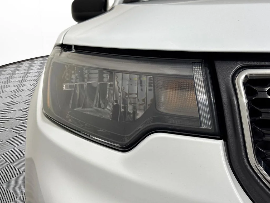 Used 2023 White Jeep Sport image 17
