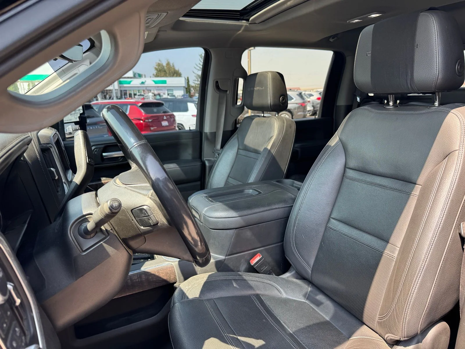 Used 2021  GMC Denali image 7