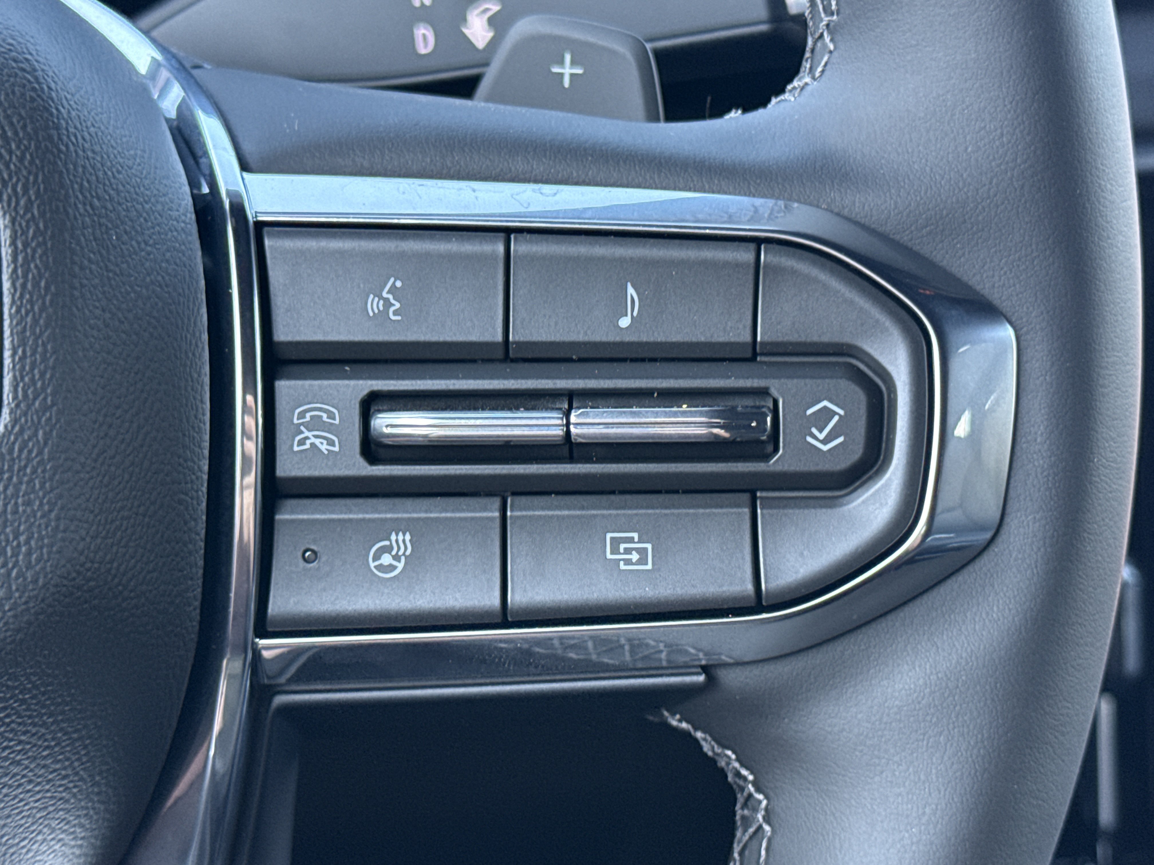 2026 GMC Yukon Denali - Photo 26