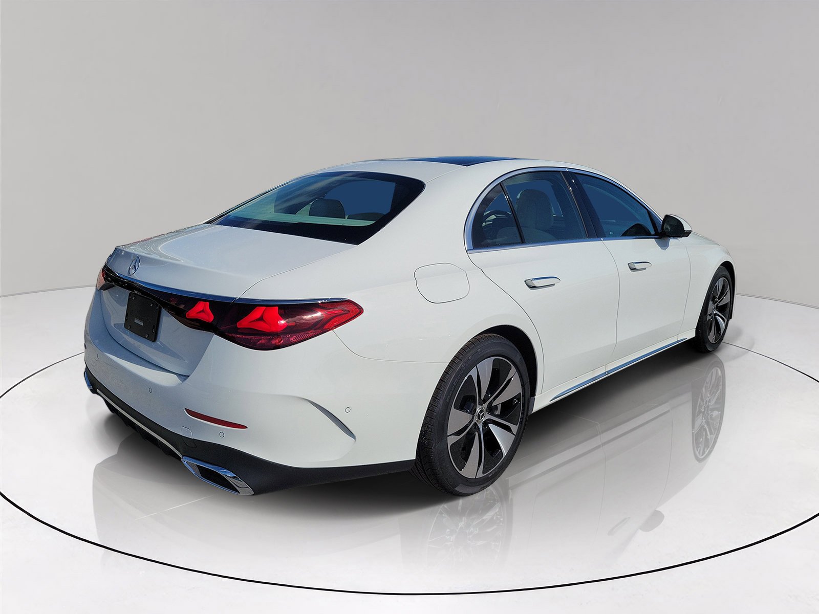 New 2026 Polar White Mercedes-Benz E 350 image 6