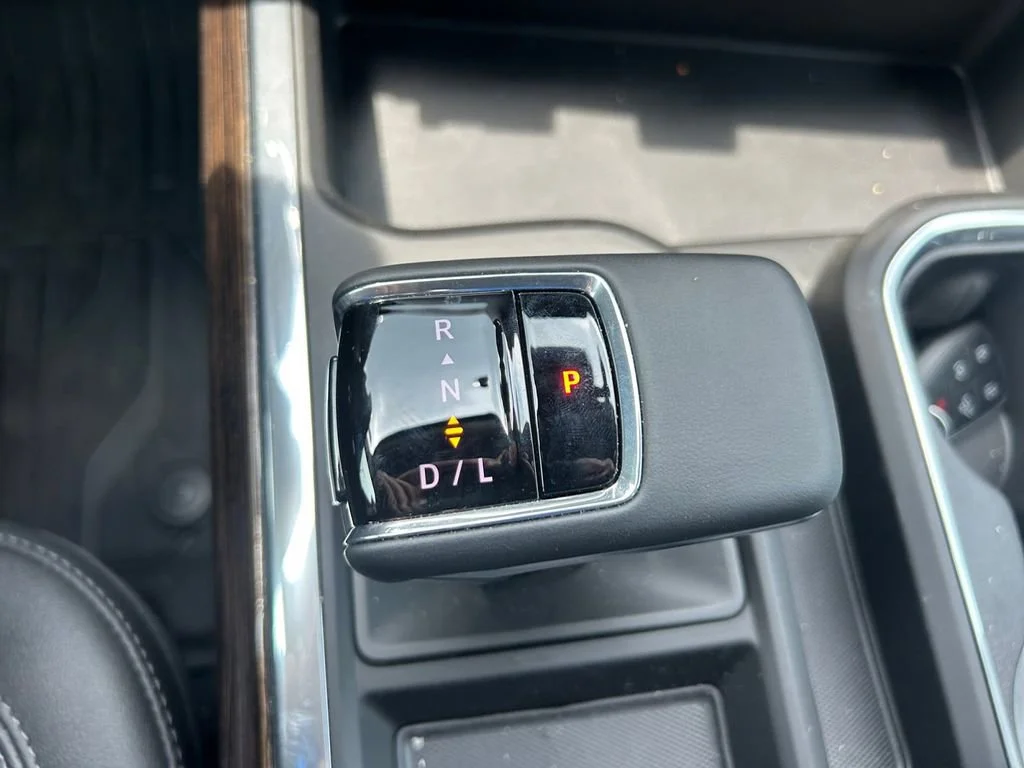 New 2026 Summit White GMC Elevation image 34