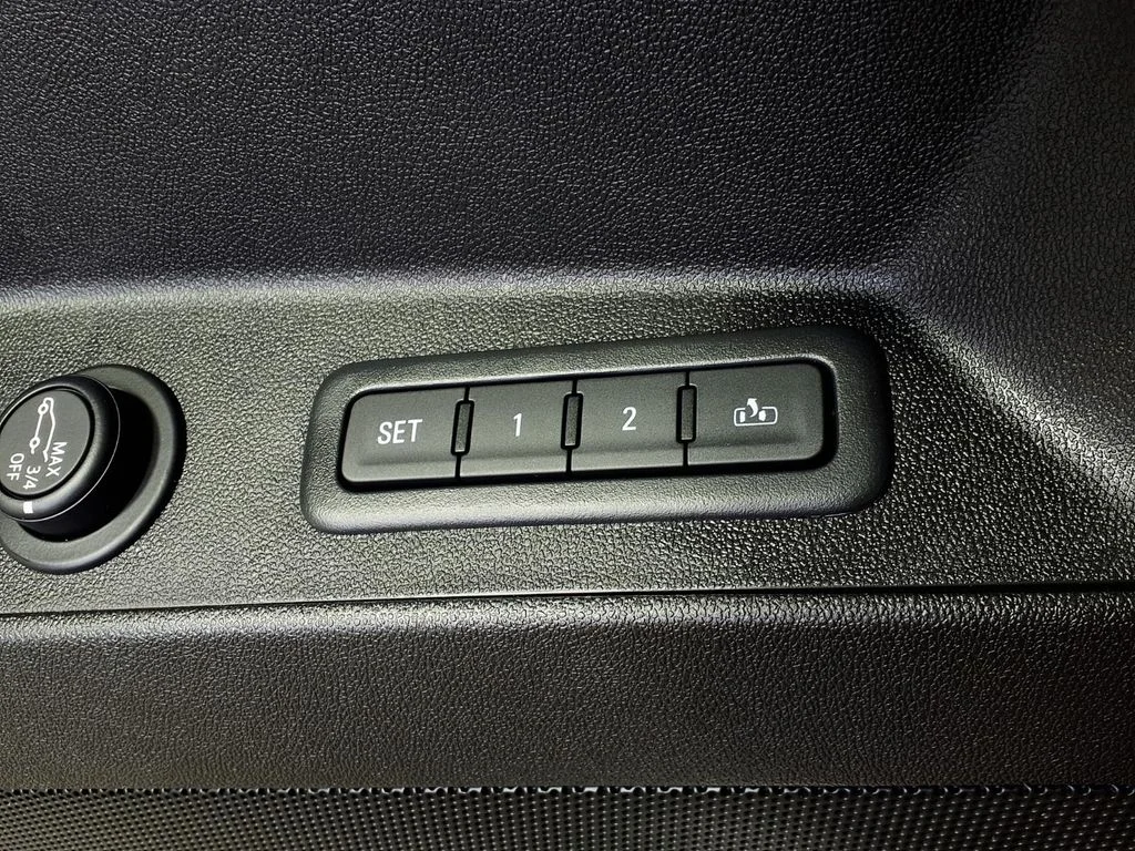 Used 2023 White Chevrolet Premier image 18