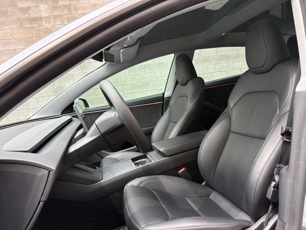 Used 2025 Quicksilver Tesla Long Range All-Wheel Drive image 13