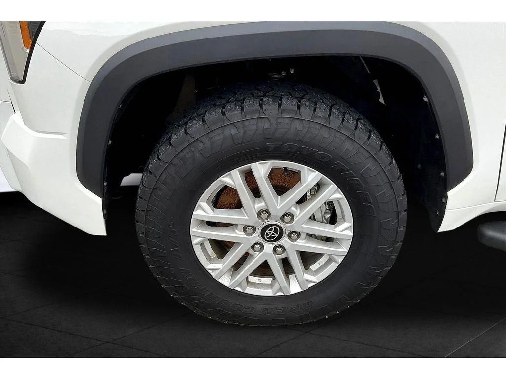 Used 2023 Ice Cap Toyota SR5 image 7