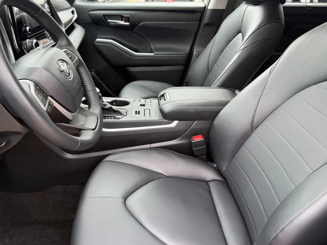 Certified Used 2026  Toyota XLE image 9
