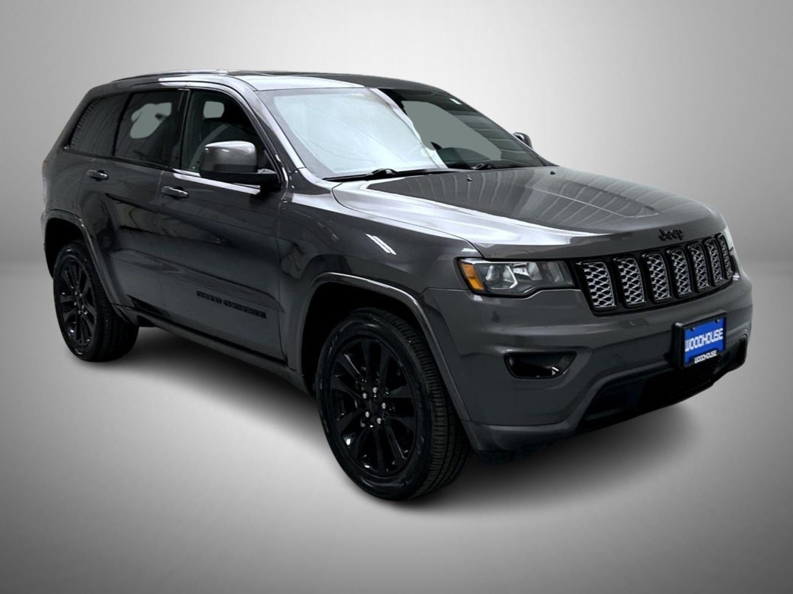 Used 2019 Gray Jeep Altitude image 3
